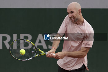 2024-05-28 - Adrian Mannarino of France during day 3 of 2024 French Open, Roland-Garros 2024, Grand Slam tennis tournament on May 28, 2024 at Roland-Garros stadium in Paris, France - TENNIS - ROLAND GARROS 2024 - 28/05 - INTERNATIONALS - TENNIS