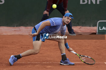 2024-05-28 - Giulio Zeppieri of Italy during day 3 of 2024 French Open, Roland-Garros 2024, Grand Slam tennis tournament on May 28, 2024 at Roland-Garros stadium in Paris, France - TENNIS - ROLAND GARROS 2024 - 28/05 - INTERNATIONALS - TENNIS