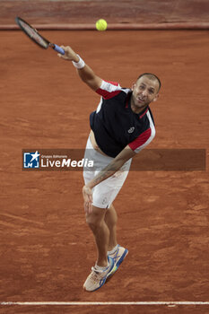 2024-05-28 - Dan Evans of Great Britain during day 3 of 2024 French Open, Roland-Garros 2024, Grand Slam tennis tournament on May 28, 2024 at Roland-Garros stadium in Paris, France - TENNIS - ROLAND GARROS 2024 - 28/05 - INTERNATIONALS - TENNIS