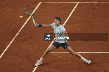 2024-05-28 - Holger Rune of Denmark during day 3 of 2024 French Open, Roland-Garros 2024, Grand Slam tennis tournament on May 28, 2024 at Roland-Garros stadium in Paris, France - TENNIS - ROLAND GARROS 2024 - 28/05 - INTERNATIONALS - TENNIS