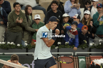 2024-05-28 - Holger Rune of Denmark celebrates his first round victory during day 3 of 2024 French Open, Roland-Garros 2024, Grand Slam tennis tournament on May 28, 2024 at Roland-Garros stadium in Paris, France - TENNIS - ROLAND GARROS 2024 - 28/05 - INTERNATIONALS - TENNIS