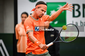 2024-05-29 - Daniel ALTMAIER of Germany during the fourth day of Roland-Garros 2024, ATP and WTA Grand Slam tennis tournament on May 29, 2024 at Roland-Garros stadium in Paris, France - TENNIS - ROLAND GARROS 2024 - 29/05 - INTERNATIONALS - TENNIS