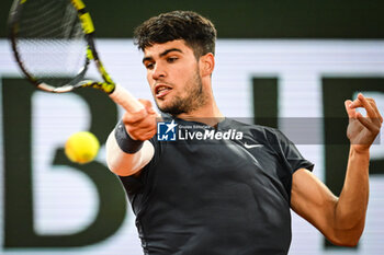 2024-05-29 - Carlos ALCARAZ of Spain during the fourth day of Roland-Garros 2024, ATP and WTA Grand Slam tennis tournament on May 29, 2024 at Roland-Garros stadium in Paris, France - TENNIS - ROLAND GARROS 2024 - 29/05 - INTERNATIONALS - TENNIS