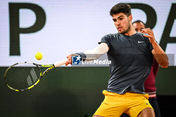 2024-05-29 - Carlos ALCARAZ of Spain during the fourth day of Roland-Garros 2024, ATP and WTA Grand Slam tennis tournament on May 29, 2024 at Roland-Garros stadium in Paris, France - TENNIS - ROLAND GARROS 2024 - 29/05 - INTERNATIONALS - TENNIS