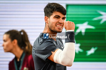 2024-05-29 - Carlos ALCARAZ of Spain celebrates his point during the fourth day of Roland-Garros 2024, ATP and WTA Grand Slam tennis tournament on May 29, 2024 at Roland-Garros stadium in Paris, France - TENNIS - ROLAND GARROS 2024 - 29/05 - INTERNATIONALS - TENNIS