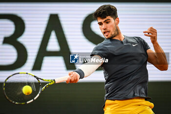 2024-05-29 - Carlos ALCARAZ of Spain during the fourth day of Roland-Garros 2024, ATP and WTA Grand Slam tennis tournament on May 29, 2024 at Roland-Garros stadium in Paris, France - TENNIS - ROLAND GARROS 2024 - 29/05 - INTERNATIONALS - TENNIS