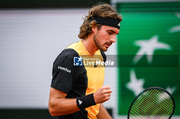 2024-05-29 - Stefanos TSITSIPAS of Greece celebrates his point during the fourth day of Roland-Garros 2024, ATP and WTA Grand Slam tennis tournament on May 29, 2024 at Roland-Garros stadium in Paris, France - TENNIS - ROLAND GARROS 2024 - 29/05 - INTERNATIONALS - TENNIS