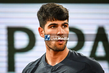 2024-05-29 - Carlos ALCARAZ of Spain during the fourth day of Roland-Garros 2024, ATP and WTA Grand Slam tennis tournament on May 29, 2024 at Roland-Garros stadium in Paris, France - TENNIS - ROLAND GARROS 2024 - 29/05 - INTERNATIONALS - TENNIS