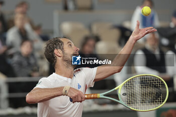 2024-05-29 - Richard Gasquet of France during day 4 of the 2024 French Open, Roland-Garros 2024, Grand Slam tennis tournament on May 29, 2024 at Roland-Garros stadium in Paris, France - TENNIS - ROLAND GARROS 2024 - 29/05 - INTERNATIONALS - TENNIS