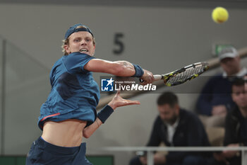 2024-05-29 - Jesper de Jong of Netherlands during day 4 of the 2024 French Open, Roland-Garros 2024, Grand Slam tennis tournament on May 29, 2024 at Roland-Garros stadium in Paris, France - TENNIS - ROLAND GARROS 2024 - 29/05 - INTERNATIONALS - TENNIS