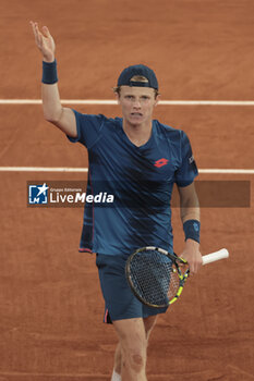 2024-05-29 - Jesper de Jong of Netherlands during day 4 of the 2024 French Open, Roland-Garros 2024, Grand Slam tennis tournament on May 29, 2024 at Roland-Garros stadium in Paris, France - TENNIS - ROLAND GARROS 2024 - 29/05 - INTERNATIONALS - TENNIS