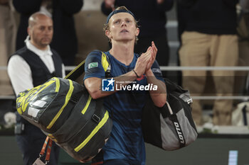 2024-05-29 - Jesper de Jong of Netherlands during day 4 of the 2024 French Open, Roland-Garros 2024, Grand Slam tennis tournament on May 29, 2024 at Roland-Garros stadium in Paris, France - TENNIS - ROLAND GARROS 2024 - 29/05 - INTERNATIONALS - TENNIS