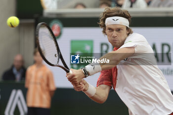 2024-05-29 - Andrey Rublev of Russia during day 4 of the 2024 French Open, Roland-Garros 2024, Grand Slam tennis tournament on May 29, 2024 at Roland-Garros stadium in Paris, France - TENNIS - ROLAND GARROS 2024 - 29/05 - INTERNATIONALS - TENNIS