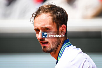 2024-06-03 - Daniil MEDVEDEV of Russia during the ninth day of Roland-Garros 2024, ATP and WTA Grand Slam tennis tournament on June 03, 2024 at Roland-Garros stadium in Paris, France - TENNIS - ROLAND GARROS 2024 - 03/06 - INTERNATIONALS - TENNIS