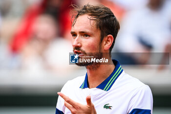 2024-06-03 - Daniil MEDVEDEV of Russia during the ninth day of Roland-Garros 2024, ATP and WTA Grand Slam tennis tournament on June 03, 2024 at Roland-Garros stadium in Paris, France - TENNIS - ROLAND GARROS 2024 - 03/06 - INTERNATIONALS - TENNIS