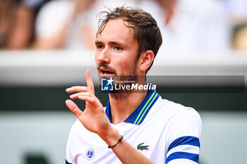 2024-06-03 - Daniil MEDVEDEV of Russia during the ninth day of Roland-Garros 2024, ATP and WTA Grand Slam tennis tournament on June 03, 2024 at Roland-Garros stadium in Paris, France - TENNIS - ROLAND GARROS 2024 - 03/06 - INTERNATIONALS - TENNIS