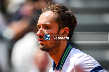 2024-06-03 - Daniil MEDVEDEV of Russia during the ninth day of Roland-Garros 2024, ATP and WTA Grand Slam tennis tournament on June 03, 2024 at Roland-Garros stadium in Paris, France - TENNIS - ROLAND GARROS 2024 - 03/06 - INTERNATIONALS - TENNIS