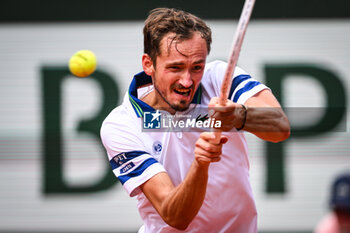 2024-06-03 - Daniil MEDVEDEV of Russia during the ninth day of Roland-Garros 2024, ATP and WTA Grand Slam tennis tournament on June 03, 2024 at Roland-Garros stadium in Paris, France - TENNIS - ROLAND GARROS 2024 - 03/06 - INTERNATIONALS - TENNIS