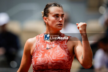 2024-06-03 - Aryna SABALENKA of Belarus celebrates his point during the ninth day of Roland-Garros 2024, ATP and WTA Grand Slam tennis tournament on June 03, 2024 at Roland-Garros stadium in Paris, France - TENNIS - ROLAND GARROS 2024 - 03/06 - INTERNATIONALS - TENNIS