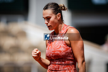 2024-06-03 - Aryna SABALENKA of Belarus celebrates his victory during the ninth day of Roland-Garros 2024, ATP and WTA Grand Slam tennis tournament on June 03, 2024 at Roland-Garros stadium in Paris, France - TENNIS - ROLAND GARROS 2024 - 03/06 - INTERNATIONALS - TENNIS