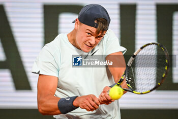 2024-06-03 - Holger RUNE of Denmark during the ninth day of Roland-Garros 2024, ATP and WTA Grand Slam tennis tournament on June 03, 2024 at Roland-Garros stadium in Paris, France - TENNIS - ROLAND GARROS 2024 - 03/06 - INTERNATIONALS - TENNIS