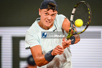 2024-06-03 - Holger RUNE of Denmark during the ninth day of Roland-Garros 2024, ATP and WTA Grand Slam tennis tournament on June 03, 2024 at Roland-Garros stadium in Paris, France - TENNIS - ROLAND GARROS 2024 - 03/06 - INTERNATIONALS - TENNIS