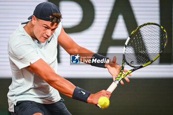 2024-06-03 - Holger RUNE of Denmark during the ninth day of Roland-Garros 2024, ATP and WTA Grand Slam tennis tournament on June 03, 2024 at Roland-Garros stadium in Paris, France - TENNIS - ROLAND GARROS 2024 - 03/06 - INTERNATIONALS - TENNIS