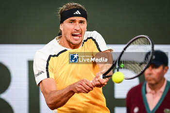 2024-06-03 - Alexander ZVEREV of Germany during the ninth day of Roland-Garros 2024, ATP and WTA Grand Slam tennis tournament on June 03, 2024 at Roland-Garros stadium in Paris, France - TENNIS - ROLAND GARROS 2024 - 03/06 - INTERNATIONALS - TENNIS