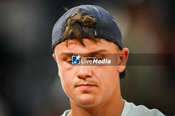 2024-06-03 - Holger RUNE of Denmark during the ninth day of Roland-Garros 2024, ATP and WTA Grand Slam tennis tournament on June 03, 2024 at Roland-Garros stadium in Paris, France - TENNIS - ROLAND GARROS 2024 - 03/06 - INTERNATIONALS - TENNIS