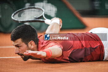 2024-06-03 - Novak DJOKOVIC of Serbia celebrates his victory during the ninth day of Roland-Garros 2024, ATP and WTA Grand Slam tennis tournament on June 03, 2024 at Roland-Garros stadium in Paris, France - TENNIS - ROLAND GARROS 2024 - 03/06 - INTERNATIONALS - TENNIS