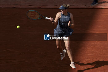 2024-06-03 - Mirra Andreeva of Russia during day 9 of the 2024 French Open, Roland-Garros 2024, Grand Slam tennis tournament on June 3, 2024 at Roland-Garros stadium in Paris, France - TENNIS - ROLAND GARROS 2024 - 03/06 - INTERNATIONALS - TENNIS