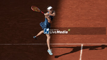 2024-06-03 - Varvara Gracheva of France during day 9 of the 2024 French Open, Roland-Garros 2024, Grand Slam tennis tournament on June 3, 2024 at Roland-Garros stadium in Paris, France - TENNIS - ROLAND GARROS 2024 - 03/06 - INTERNATIONALS - TENNIS