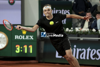 2024-06-03 - Taylor Fritz of USA during day 9 of the 2024 French Open, Roland-Garros 2024, Grand Slam tennis tournament on June 3, 2024 at Roland-Garros stadium in Paris, France - TENNIS - ROLAND GARROS 2024 - 03/06 - INTERNATIONALS - TENNIS