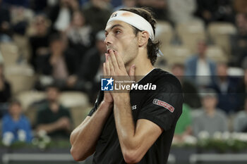 2024-06-03 - Taylor Fritz of USA during day 9 of the 2024 French Open, Roland-Garros 2024, Grand Slam tennis tournament on June 3, 2024 at Roland-Garros stadium in Paris, France - TENNIS - ROLAND GARROS 2024 - 03/06 - INTERNATIONALS - TENNIS