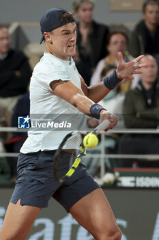 2024-06-03 - Holger Rune of Denmark during day 9 of the 2024 French Open, Roland-Garros 2024, Grand Slam tennis tournament on June 3, 2024 at Roland-Garros stadium in Paris, France - TENNIS - ROLAND GARROS 2024 - 03/06 - INTERNATIONALS - TENNIS