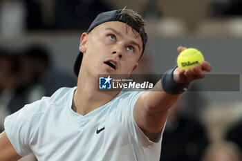 2024-06-03 - Holger Rune of Denmark during day 9 of the 2024 French Open, Roland-Garros 2024, Grand Slam tennis tournament on June 3, 2024 at Roland-Garros stadium in Paris, France - TENNIS - ROLAND GARROS 2024 - 03/06 - INTERNATIONALS - TENNIS