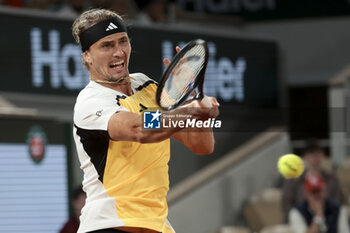 2024-06-03 - Alexander Zverev of Germany during day 9 of the 2024 French Open, Roland-Garros 2024, Grand Slam tennis tournament on June 3, 2024 at Roland-Garros stadium in Paris, France - TENNIS - ROLAND GARROS 2024 - 03/06 - INTERNATIONALS - TENNIS