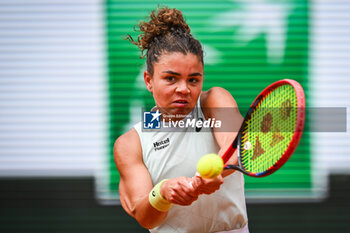 2024-06-05 - Jasmine PAOLINI of Italy during the eleventh day of Roland-Garros 2024, ATP and WTA Grand Slam tennis tournament on June 05, 2024 at Roland-Garros stadium in Paris, France - TENNIS - ROLAND GARROS 2024 - 05/06 - INTERNATIONALS - TENNIS