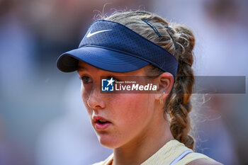 2024-06-05 - Mirra ANDREEVA of Russia during the eleventh day of Roland-Garros 2024, ATP and WTA Grand Slam tennis tournament on June 05, 2024 at Roland-Garros stadium in Paris, France - TENNIS - ROLAND GARROS 2024 - 05/06 - INTERNATIONALS - TENNIS