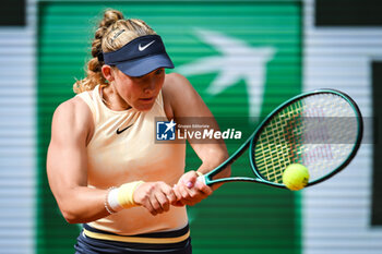 2024-06-05 - Mirra ANDREEVA of Russia during the eleventh day of Roland-Garros 2024, ATP and WTA Grand Slam tennis tournament on June 05, 2024 at Roland-Garros stadium in Paris, France - TENNIS - ROLAND GARROS 2024 - 05/06 - INTERNATIONALS - TENNIS