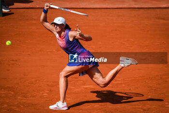 2024-06-06 - Iga SWIATEK of Poland during the twelfth day of Roland-Garros 2024, ATP and WTA Grand Slam tennis tournament on June 06, 2024 at Roland-Garros stadium in Paris, France - TENNIS - ROLAND GARROS 2024 - 06/06 - INTERNATIONALS - TENNIS