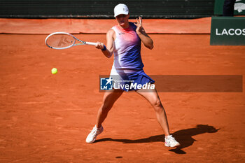 2024-06-06 - Iga SWIATEK of Poland during the twelfth day of Roland-Garros 2024, ATP and WTA Grand Slam tennis tournament on June 06, 2024 at Roland-Garros stadium in Paris, France - TENNIS - ROLAND GARROS 2024 - 06/06 - INTERNATIONALS - TENNIS