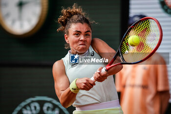 2024-06-06 - Jasmine PAOLINI of Italy during the twelfth day of Roland-Garros 2024, ATP and WTA Grand Slam tennis tournament on June 06, 2024 at Roland-Garros stadium in Paris, France - TENNIS - ROLAND GARROS 2024 - 06/06 - INTERNATIONALS - TENNIS