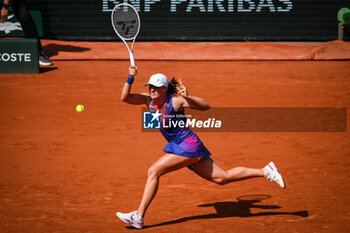 2024-06-06 - Iga SWIATEK of Poland during the twelfth day of Roland-Garros 2024, ATP and WTA Grand Slam tennis tournament on June 06, 2024 at Roland-Garros stadium in Paris, France - TENNIS - ROLAND GARROS 2024 - 06/06 - INTERNATIONALS - TENNIS