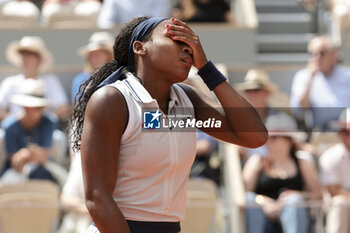 2024-06-06 - Coco Gauff of USA during her semi-final against Iga Swiatek of Poland on day 12 of the 2024 French Open, Roland-Garros 2024, Grand Slam tennis tournament on June 6, 2024 at Roland-Garros stadium in Paris, France - TENNIS - ROLAND GARROS 2024 - 06/06 - INTERNATIONALS - TENNIS