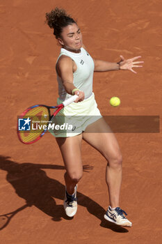 2024-06-06 - Jasmine Paolini of Italy during her semi-final against Mirra Andreeva of Russia on day 12 of the 2024 French Open, Roland-Garros 2024, Grand Slam tennis tournament on June 6, 2024 at Roland-Garros stadium in Paris, France - TENNIS - ROLAND GARROS 2024 - 06/06 - INTERNATIONALS - TENNIS