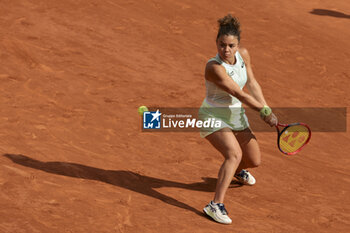 2024-06-06 - Jasmine Paolini of Italy during her semi-final against Mirra Andreeva of Russia on day 12 of the 2024 French Open, Roland-Garros 2024, Grand Slam tennis tournament on June 6, 2024 at Roland-Garros stadium in Paris, France - TENNIS - ROLAND GARROS 2024 - 06/06 - INTERNATIONALS - TENNIS