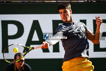 2024-06-07 - Carlos ALCARAZ of Spain during the thirteenth day of Roland-Garros 2024, ATP and WTA Grand Slam tennis tournament on June 07, 2024 at Roland-Garros stadium in Paris, France - TENNIS - ROLAND GARROS 2024 - 07/06 - INTERNATIONALS - TENNIS