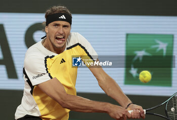 2024-06-07 - Alexander Zverev of Germany during the semifinal against Casper Ruud of Norway on day 12 of the 2024 French Open, Roland-Garros 2024, Grand Slam tennis tournament on June 7, 2024 at Roland-Garros stadium in Paris, France - TENNIS - ROLAND GARROS 2024 - 07/06 - INTERNATIONALS - TENNIS