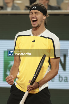 2024-06-07 - Alexander Zverev of Germany during the semifinal against Casper Ruud of Norway on day 12 of the 2024 French Open, Roland-Garros 2024, Grand Slam tennis tournament on June 7, 2024 at Roland-Garros stadium in Paris, France - TENNIS - ROLAND GARROS 2024 - 07/06 - INTERNATIONALS - TENNIS